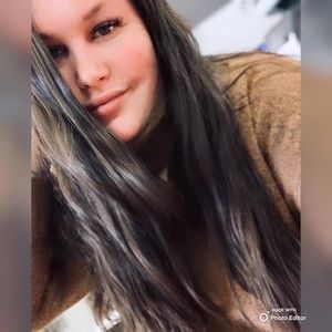 Meet your Posher, Laury